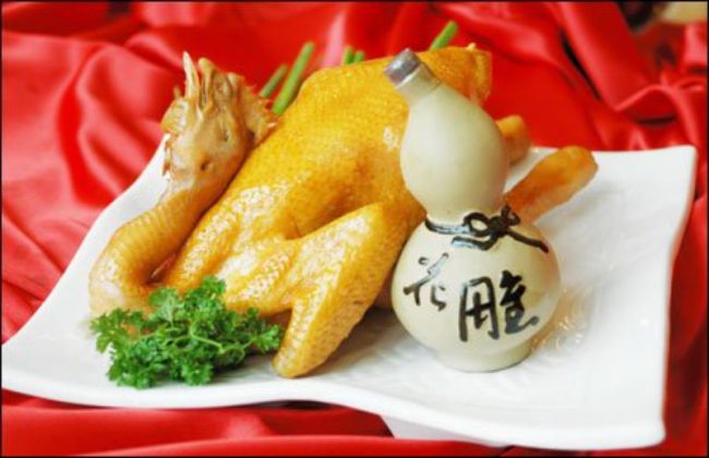 Ga hap ruou 11 650x420 - Top 15 cách làm gà hấp chuẩn vị thơm phức, mềm thịt cả nhà đều mê