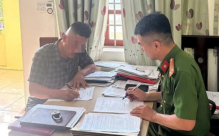 Chia sẻ thông tin sai sự thật trên Facebook, 2 người ở Nghệ An bị mời làm việc