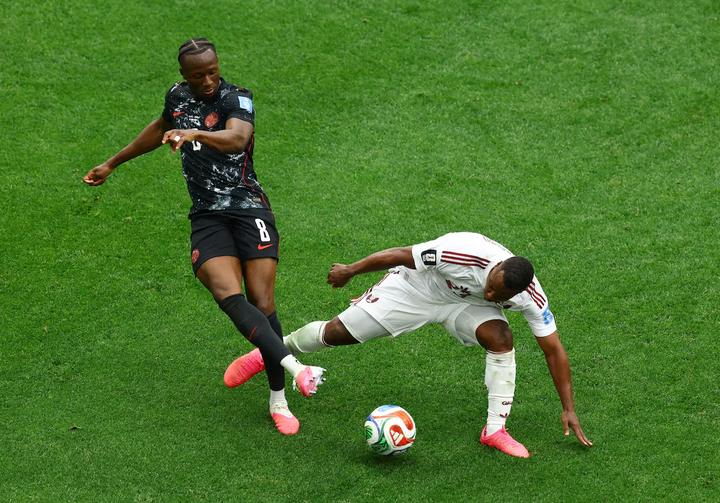Cầu thủ Qatar chịu phạt nặng, loại khỏi World Cup vẫn bị cấm tiếp